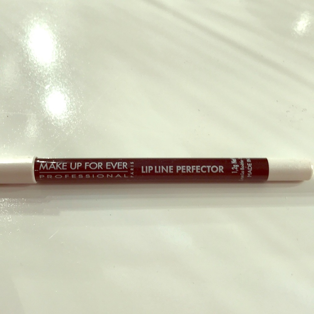 MakeUp Forever Lip-liner Protector